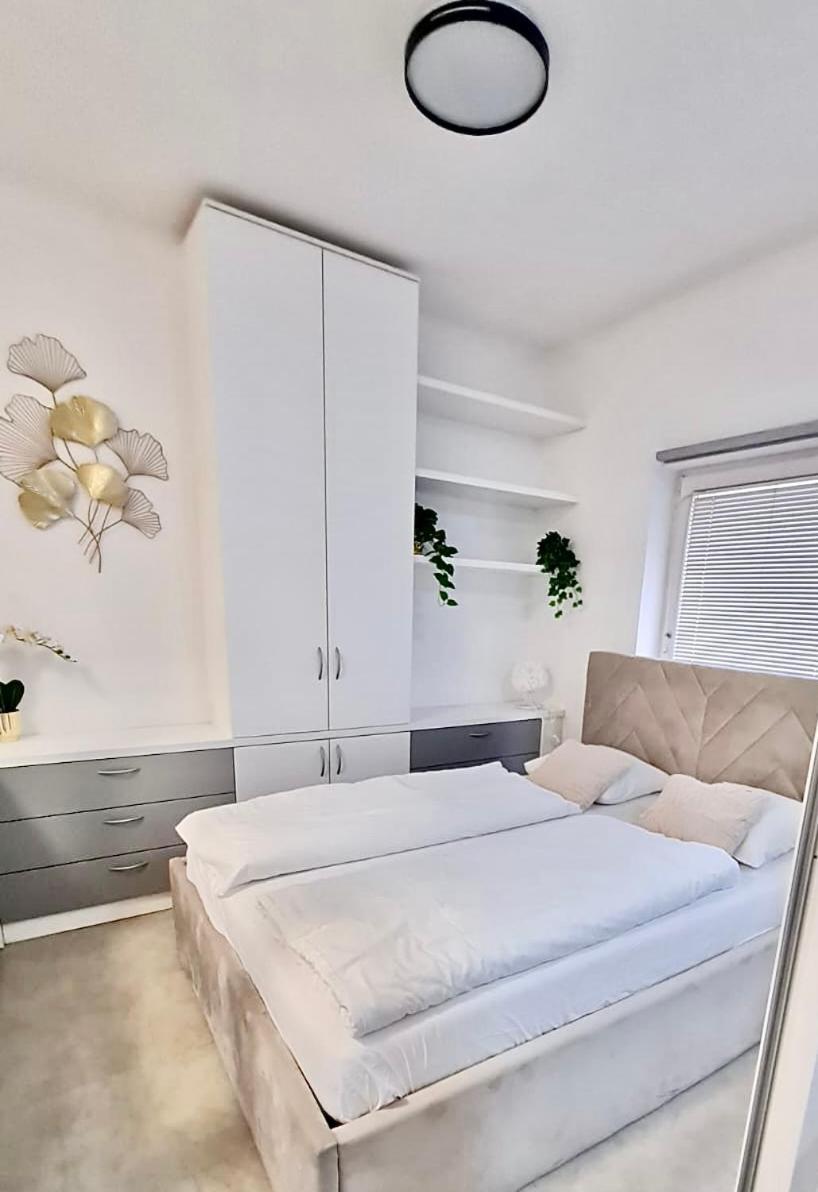 Ljubljana Central Lux Apartment With Free Parking Exterior photo